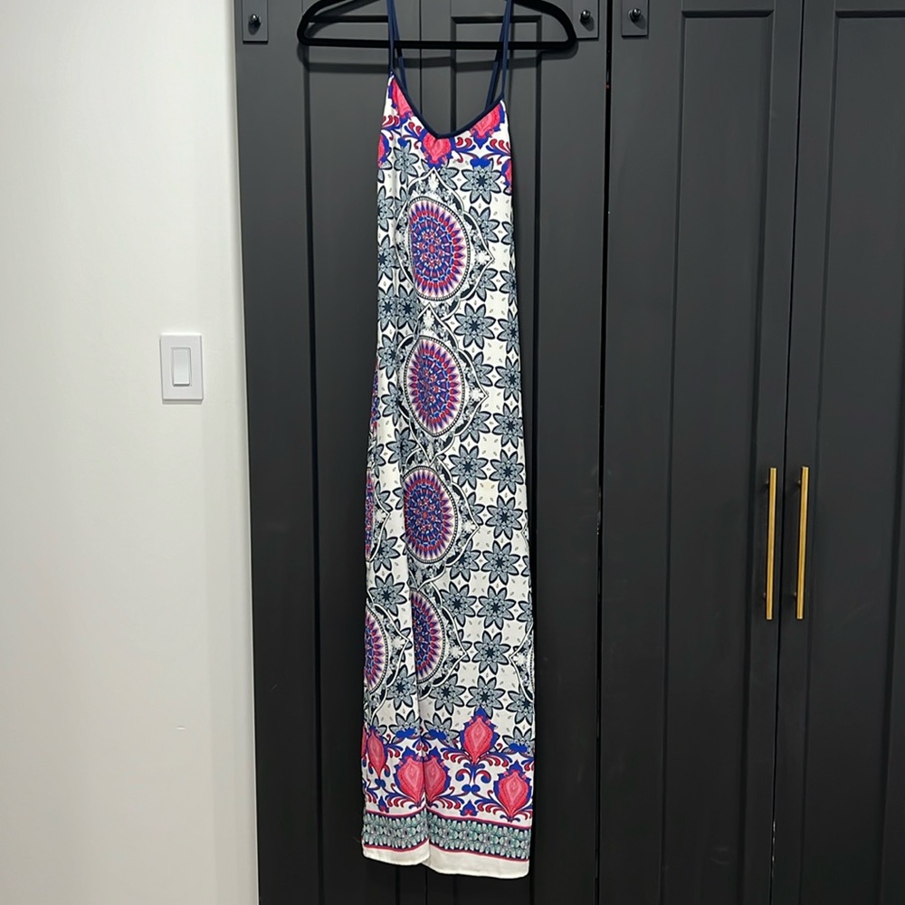 Francesca’s Collection Miami Women Crisscrossed Back Maxi Dress  Size Small